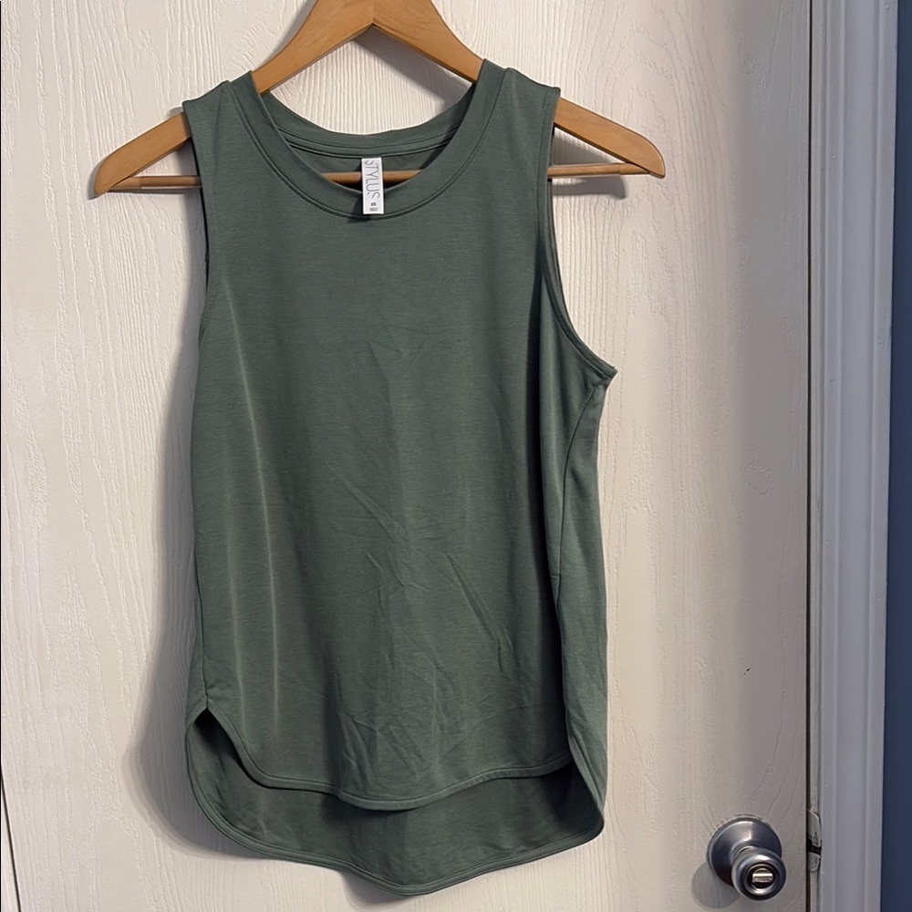 STYLUS Green Sleeveless Tank Top with Relaxed Fit